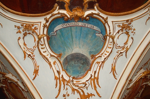 Polling Reliquienkapelle Emblem Sonnenaufgang